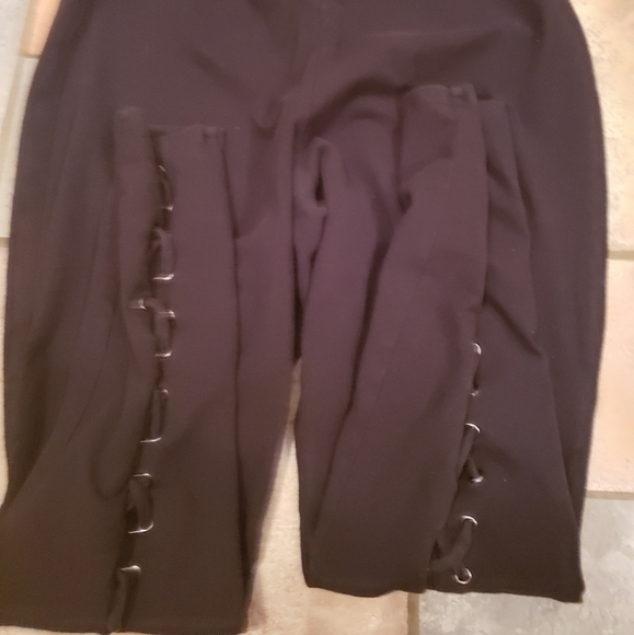 Black leggings ( SOLD ) - Picture 2 of 3